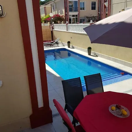 Semi-detached House & Pool *